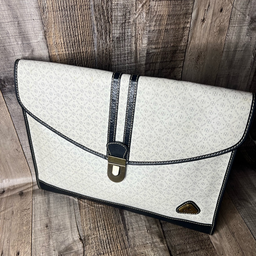 YOLAND VINTAGE MONOGRAM LEATHER CLUTCH - Picture 14 of 14